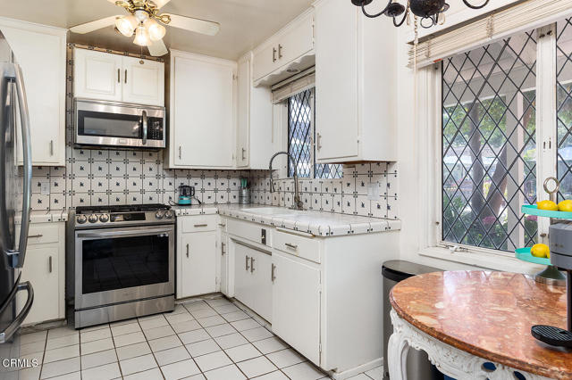 3350 Lombardy Road, Pasadena CA: https://media.crmls.org/mediaz/b51cc4a0-4c06-47f9-b9cf-14f5ea2212b8.jpg