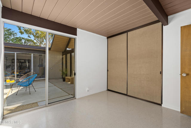 1449 Fordham Avenue, Thousand Oaks CA: https://media.crmls.org/mediaz/b51ce612-7882-4d91-84fc-890ff1692896.jpg
