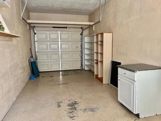 3594 Somerset Ave, Castro Valley CA: https://media.crmls.org/mediaz/b51d7b86-6d3b-452b-859b-6fd59404e677.jpg