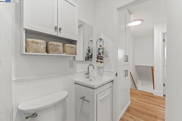 462 Craven Court, Hayward CA: https://media.crmls.org/mediaz/b51dde09-ea9e-4ce4-9bee-7e85c81bb962.jpg