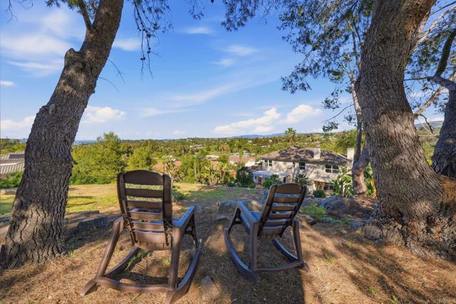 Detail Gallery Image 50 of 68 For 1921 Cresthaven Dr, Vista,  CA 92084 - 4 Beds | 3 Baths