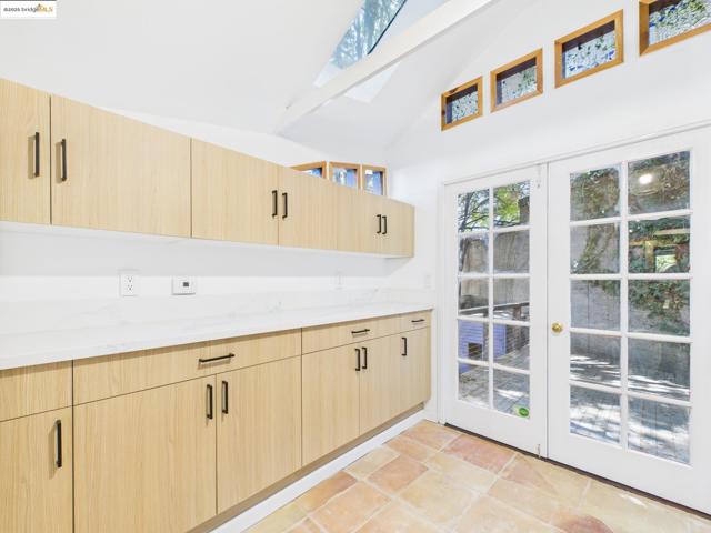 1545 Mariposa St, Richmond CA: https://media.crmls.org/mediaz/b51ed5e7-bd23-4272-b2a5-6ba46b79a94f.jpg