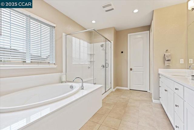 369 Parkfield Way, Oakley CA: https://media.crmls.org/mediaz/b51ef276-a4ad-44d7-b012-ed19f2c4da34.jpg