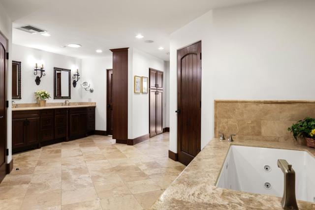 Image 39 of 76 For 78180 Hacienda La Quinta Drive