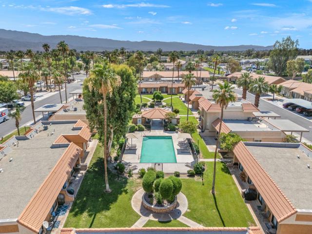 40785 Breezy Pass Road, Palm Desert CA: https://media.crmls.org/mediaz/b51fc245-d9d0-4d07-8557-02a73f5e7d75.jpg