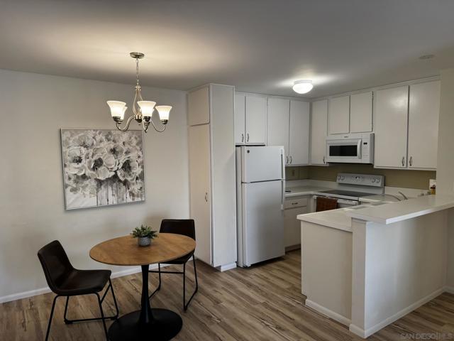 1885 Diamond St, San Diego CA: https://media.crmls.org/mediaz/b51fe7a1-486d-41b5-bb23-82832f1c7f30.jpg