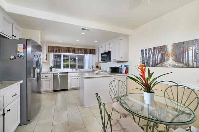 Detail Gallery Image 12 of 36 For 5085 Siros Way, Oceanside,  CA 92056 - 2 Beds | 2 Baths