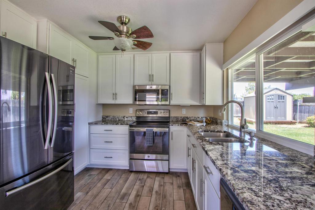 1279 Siggson Ave - photo 6
