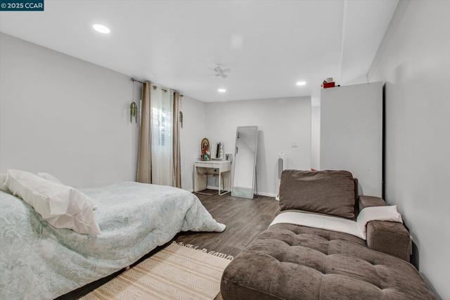 2027 83Rd Ave, Oakland CA: https://media.crmls.org/mediaz/b5225f58-1b6e-4d97-bf5b-003d4c36e454.jpg