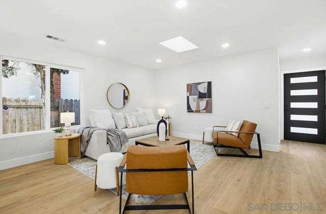 9555 Via Pereza, San Diego CA: https://media.crmls.org/mediaz/b5230889-bf85-44e6-beb5-f03bc48d8eba.jpg