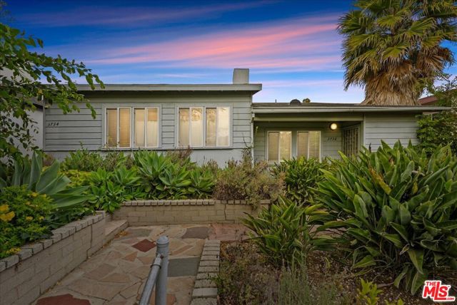 3734 Sawtelle Boulevard, Los Angeles CA: https://media.crmls.org/mediaz/b5239916-6416-4db8-9688-5a427349f31c.jpg