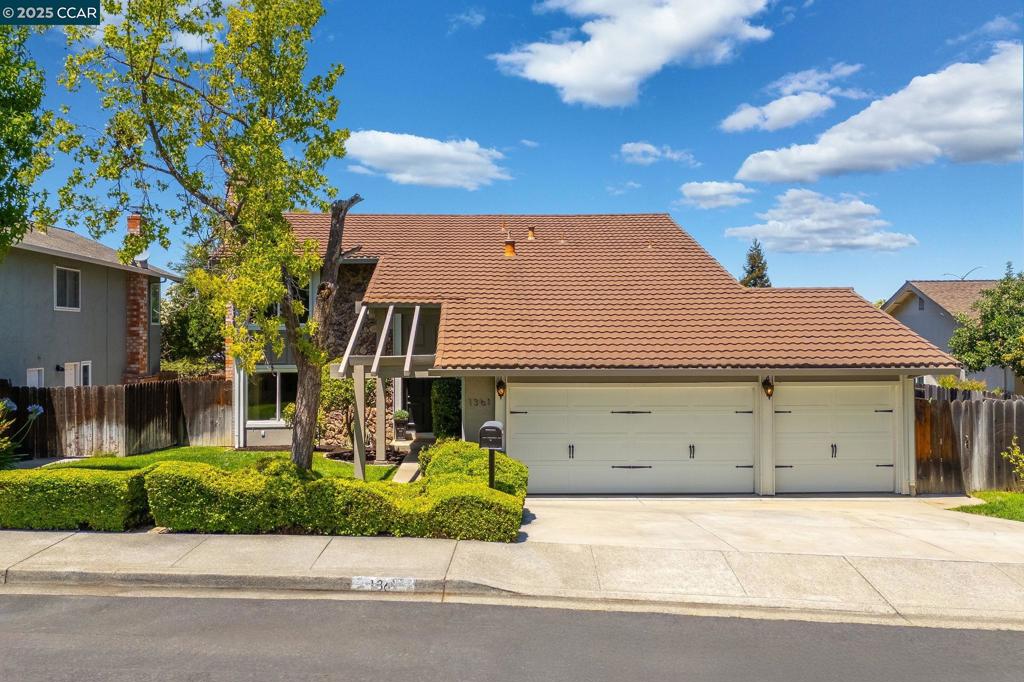 1361 Sussex Way