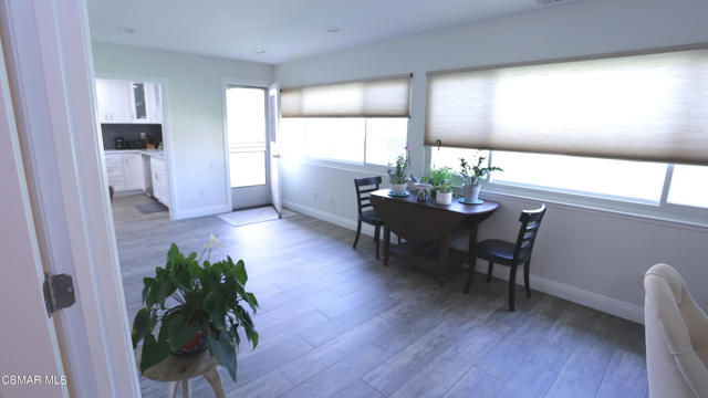 35205 Village 35, Camarillo CA: https://media.crmls.org/mediaz/b524bfb3-706c-48b0-a9d8-a1a3dbf4774c.jpg