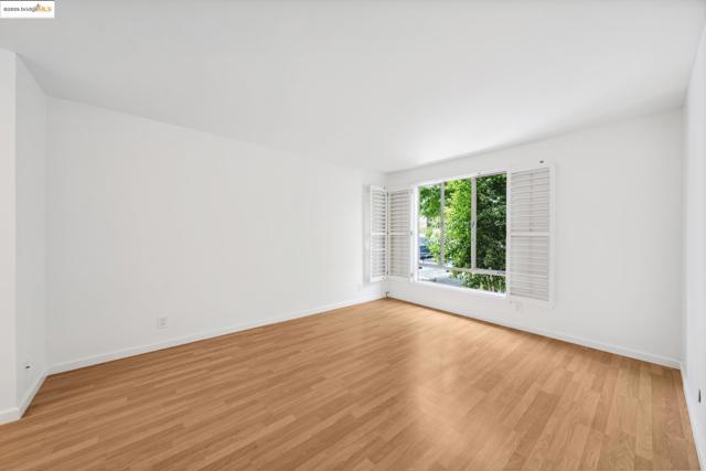 3 Forest Lane, San Rafael CA: https://media.crmls.org/mediaz/b524e550-b2bd-4ea8-836d-dd6807250063.jpg