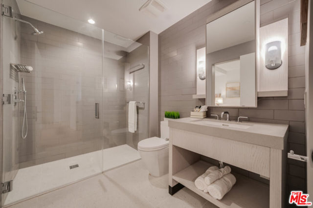 10777 WILSHIRE Boulevard, Los Angeles CA: https://media.crmls.org/mediaz/b52552be-7628-489f-ab36-2600dab9bf21.jpg
