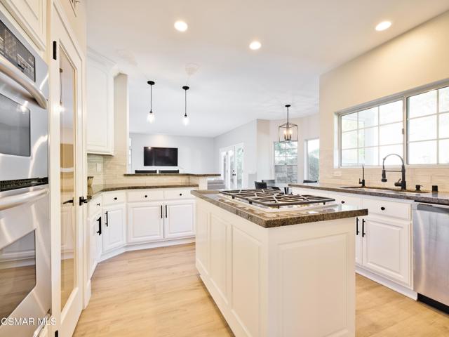 2461 Kirsten Lee Drive, Westlake Village CA: https://media.crmls.org/mediaz/b525b942-a3ce-4afe-9bfe-4365301683a7.jpg