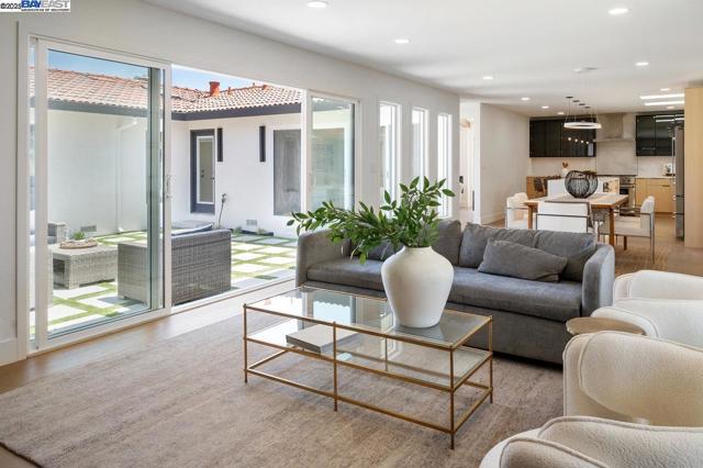 2662 Tuliptree Ln, Santa Clara CA: https://media.crmls.org/mediaz/b5264cbe-7474-42e7-acd9-bc53082f55c3.jpg
