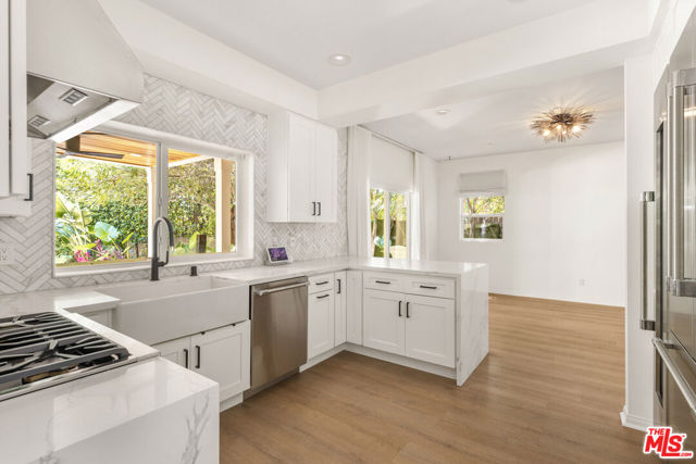 7676 Coldwater Canyon Court, North Hollywood CA: https://media.crmls.org/mediaz/b526b3ff-c1bd-43ba-b0ec-7590370119ea.jpg