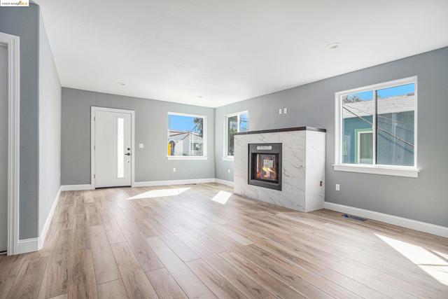 Image 20 of 55 For 2804 Acton St