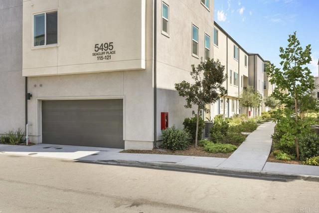 Detail Gallery Image 1 of 1 For 5495 Seacliff Place #118,  San Diego,  CA 92154 - 3 Beds | 2/1 Baths