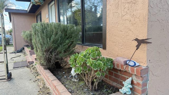 271 Paul Avenue, Salinas CA: https://media.crmls.org/mediaz/b5292343-3020-49bc-9424-6a9655ecce4b.jpg