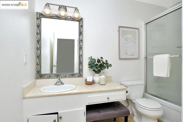 2449 Center Rd, Novato CA: https://media.crmls.org/mediaz/b52a220d-5c28-4205-af96-5275120c92e2.jpg