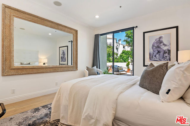 2102 Century Park Lane, Los Angeles CA: https://media.crmls.org/mediaz/b52a85c7-e48c-44c8-8077-fc42010624ea.jpg