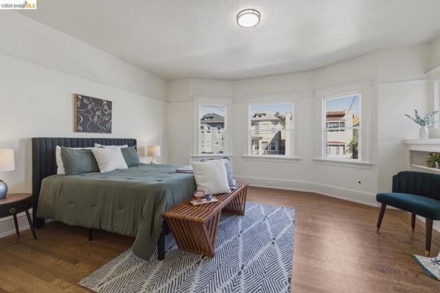 Image 31 of 55 For 523 25th St  