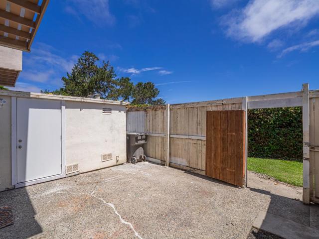 919 Acosta Plaza, Salinas CA: https://media.crmls.org/mediaz/b52d4a2a-5ef9-4f4c-babd-916cd05f4b88.jpg