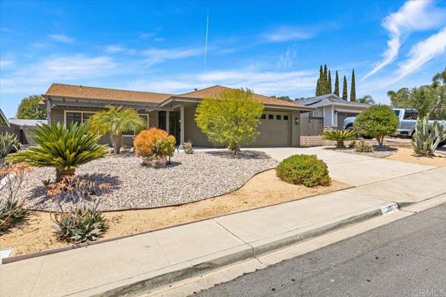 13554 Del Marino Avenue, Poway CA: https://media.crmls.org/mediaz/b52da901-b300-4777-b6d5-b1314bbbf7bf.jpg