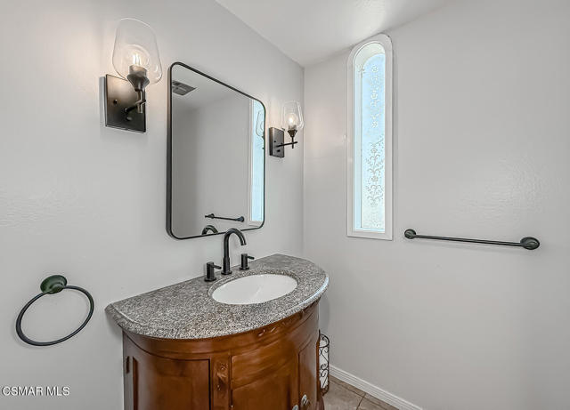 1646 Swansea Place, Westlake Village CA: https://media.crmls.org/mediaz/b52edc6b-6612-440a-87fc-e1d116e4e0f8.jpg
