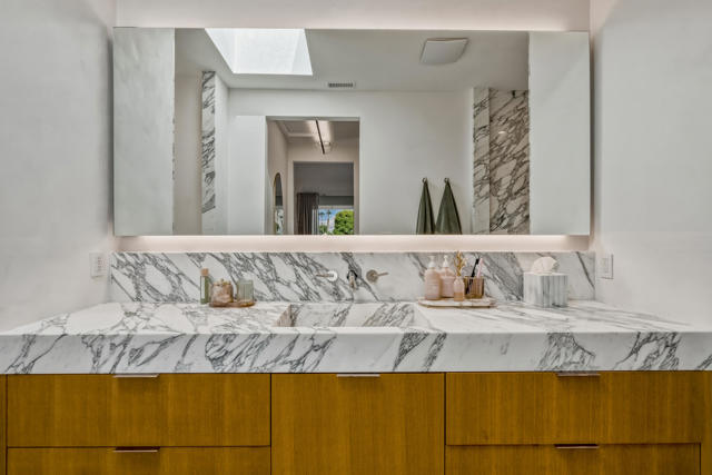 149 Lake Shore Drive, Rancho Mirage, CA 92270