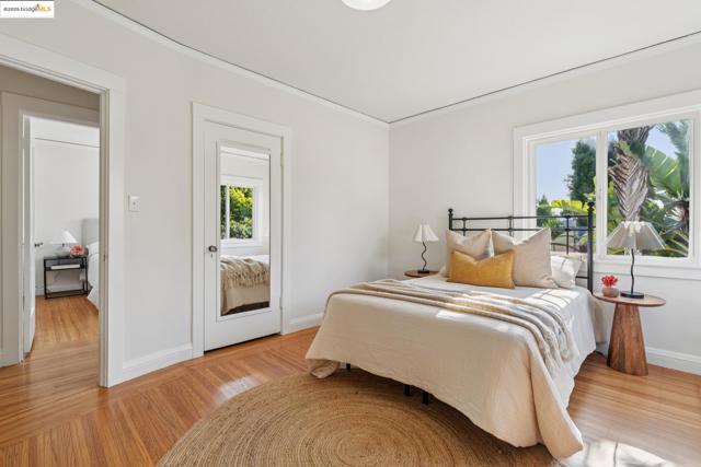 533 Lewis Ave, San Leandro CA: https://media.crmls.org/mediaz/b52fdf31-45f9-4083-b69c-9d76f5b30c9f.jpg