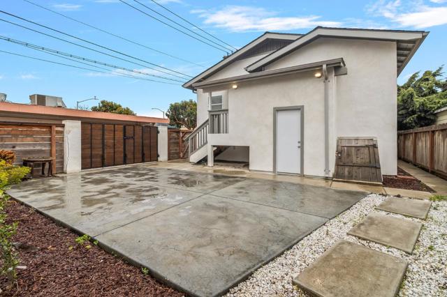 207 E San Luis Street, Salinas CA: https://media.crmls.org/mediaz/b5306574-c889-4c2f-bd17-a8c21cd2ed1d.jpg