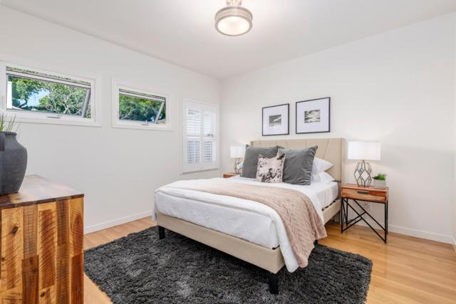 923 Grand Street, Redwood City CA: https://media.crmls.org/mediaz/b53109bd-23df-48c8-a330-d8bfb7c54848.jpg