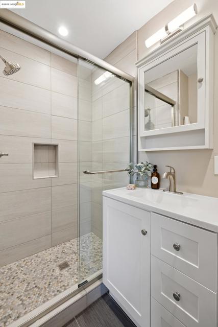1092 Dwight Way, Berkeley CA: https://media.crmls.org/mediaz/b531255d-2d4c-489a-b336-9eef363762fd.jpg