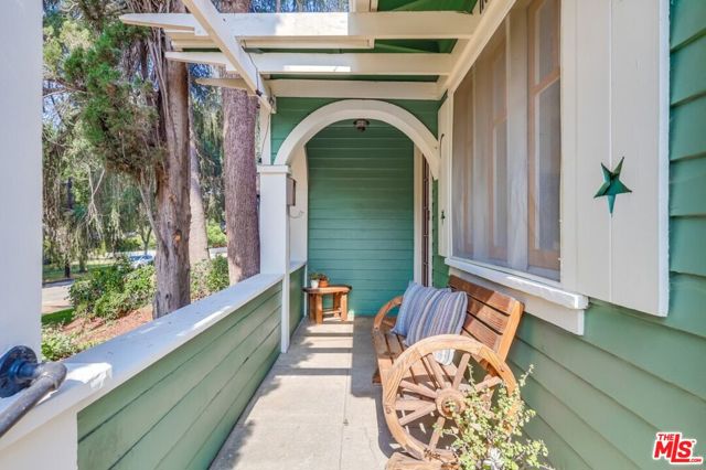 1105 E Claremont Street, Pasadena CA: https://media.crmls.org/mediaz/b531d4b0-4329-4c9c-b461-30e73b3a5f35.jpg