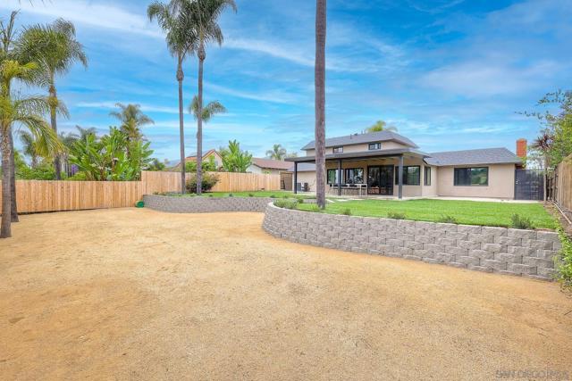 6630 Park Ridge Blvd, San Diego CA: https://media.crmls.org/mediaz/b531fbd9-a848-4ebf-b5cc-8a5bccc4c7cf.jpg