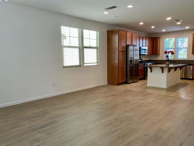 2932 Patcham Cmn, Livermore CA: https://media.crmls.org/mediaz/b532b2a0-df67-465f-bc1a-a46955d15bf6.jpg