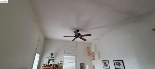 2825 Market St, Oakland CA: https://media.crmls.org/mediaz/b532c42c-2723-4191-b288-c82b3b4bec3e.jpg