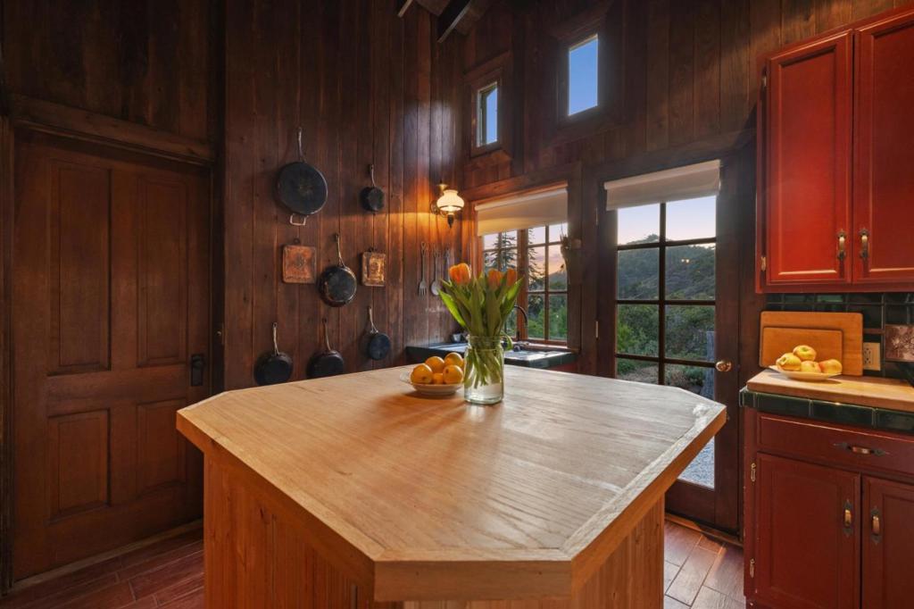 MLS #ML82005863 image #10