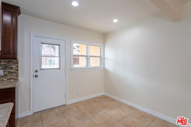 200 W Palmer Avenue, Glendale CA: https://media.crmls.org/mediaz/b5335db4-e778-436b-ad54-d9b31731d257.jpg