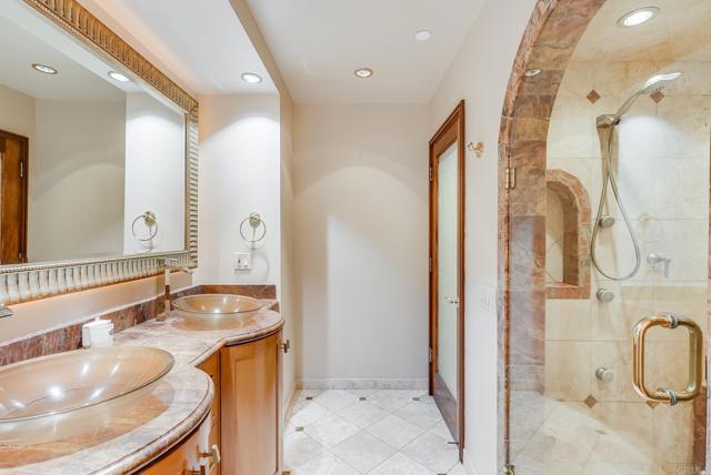 200 Harbor Dr, San Diego CA: https://media.crmls.org/mediaz/b534a8b8-1a82-4282-b927-05eecb79b567.jpg