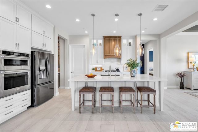 61 Zinfandel, Rancho Mirage CA: https://media.crmls.org/mediaz/b534d804-d6f2-401d-a12e-6416c8333ca3.jpg