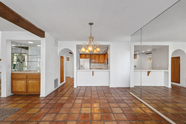 73322 Shadow Mountain Drive, Palm Desert CA: https://media.crmls.org/mediaz/b5353a4c-bd3d-4d41-9ff8-205afea39430.jpg