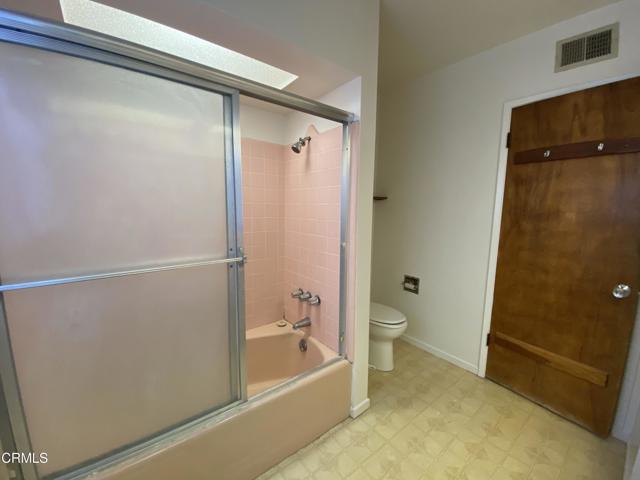 10315 Mcbroom Street, Sunland CA: https://media.crmls.org/mediaz/b5358c54-7f07-4770-90cb-56d10771a60a.jpg