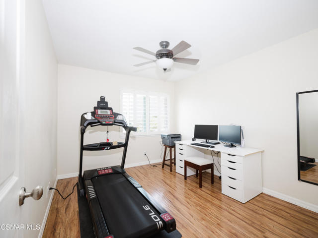 709 Zinnia Court, Thousand Oaks CA: https://media.crmls.org/mediaz/b537190b-6a0d-45d9-b622-3ecb58fe10ca.jpg