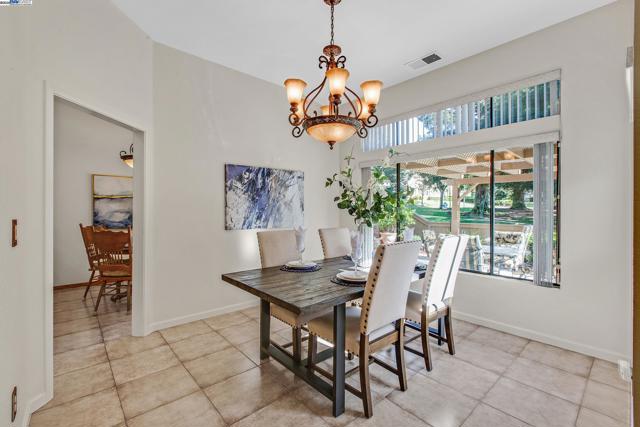 Image 10 of 36 For 7561 Helmsdale Ct