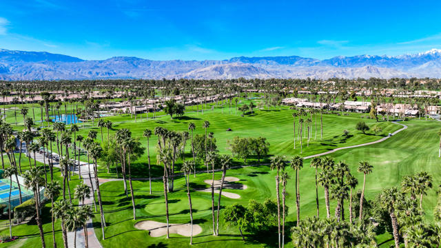 38849 Palm Valley Drive, Palm Desert CA: https://media.crmls.org/mediaz/b5383c18-d518-49ee-a6bb-34b5cc9222cb.jpg