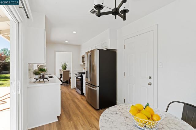 197 Hazel Dr, Pleasant Hill CA: https://media.crmls.org/mediaz/b53938d8-85fa-4e97-b8f1-0ca6b9e10f0c.jpg